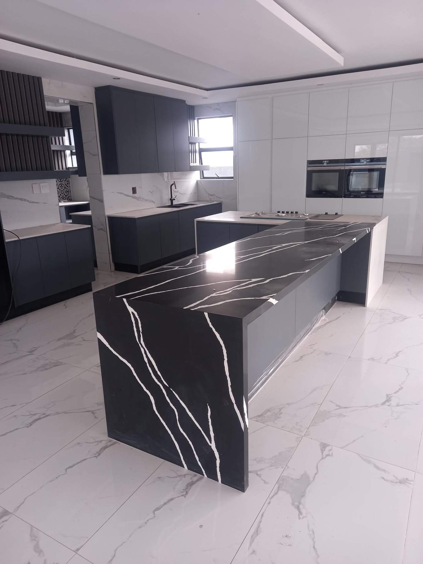Black marble bar counter